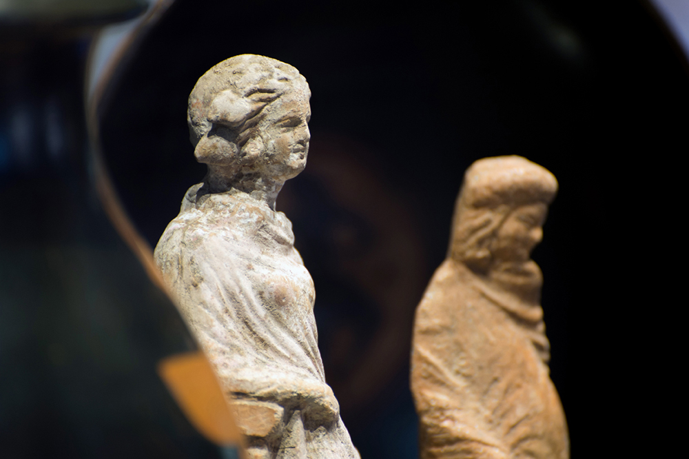 Des statuettes en terre cuite (Ve au Ier siècle av. J.-C.). © Félix Imhof / UNIL