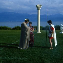 Dorigny. Jeux olympiques antiques en 1987. Offrandes. © DR