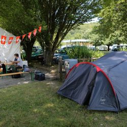 Mandeure (F). Les étudiants logent au camping pendant les six semaines que dure le chantier. Photo Alban Kakulya