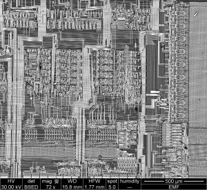 Integrated circuit - circuit intégré © Antonio Mucciolo, EMF, Université de Lausanne