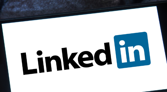 Linkedin for job-seekers : from research to practical insights