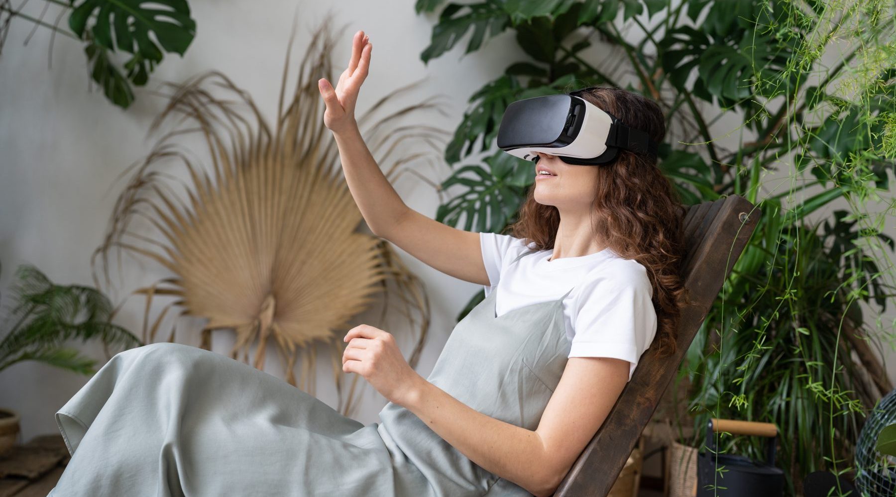 Immersive virtual reality helps to promote pro-environmental behavioural strategies