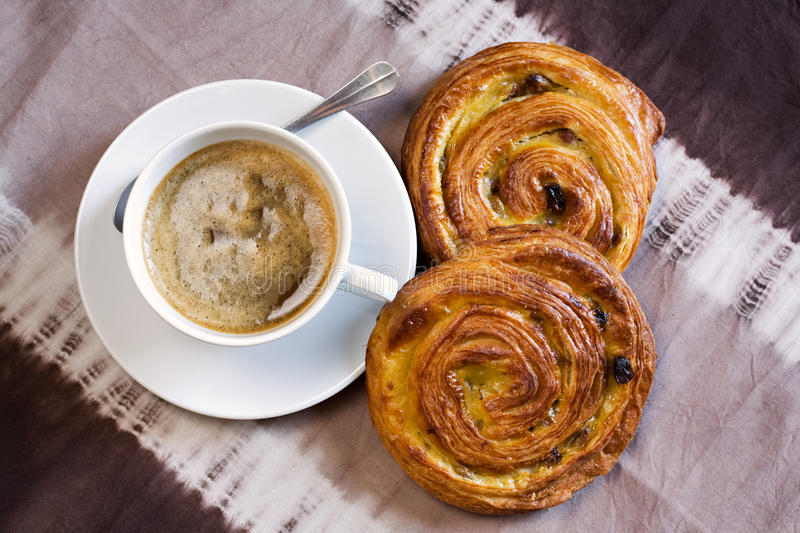coffee-danish-pastry-13879504
