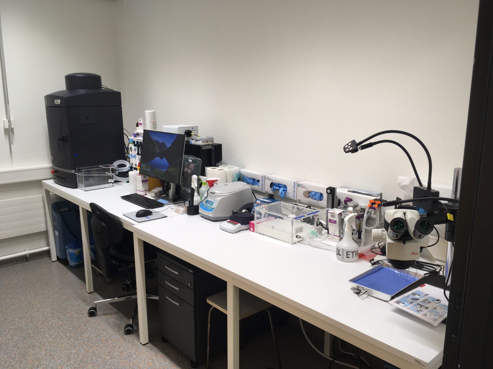 Installation of a new IVIS Lumina III for the CLE IVIF In Vivo