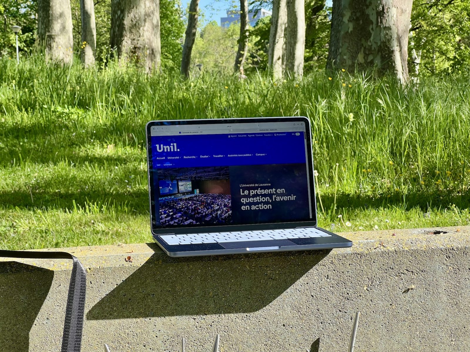 macbookneounil1 small