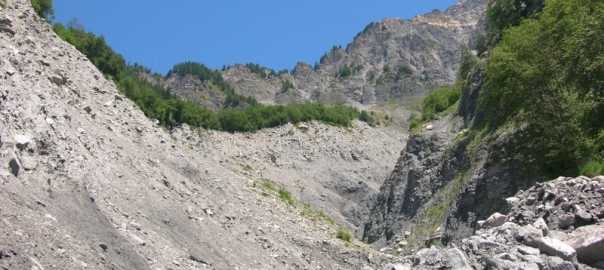Valentin Métraux: Quantification de l’érosion et de la dynamique sédimentaire dans un bassin versant torrentiel à l’aide de la télédétection. Application au bassin versant du Merdenson (Valais/Suisse).