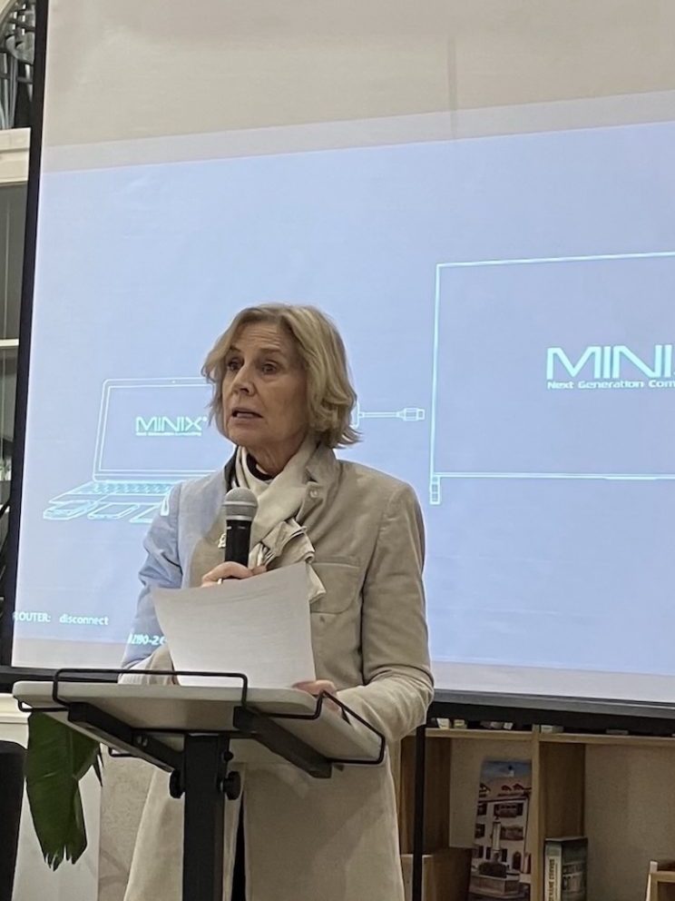 cec0d7e7 224d 41bd ab25 3a38d04cb90c 1 201 a