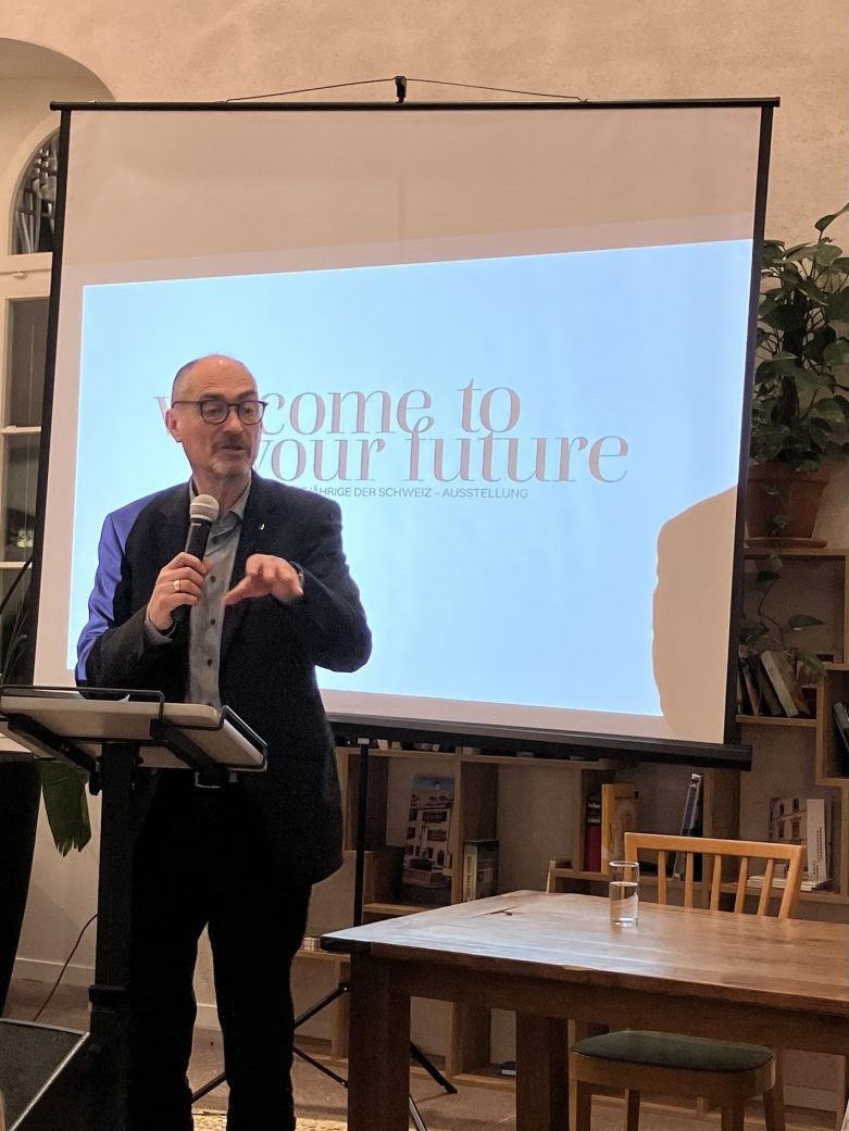 welcome to your future vernissage khaus 3b