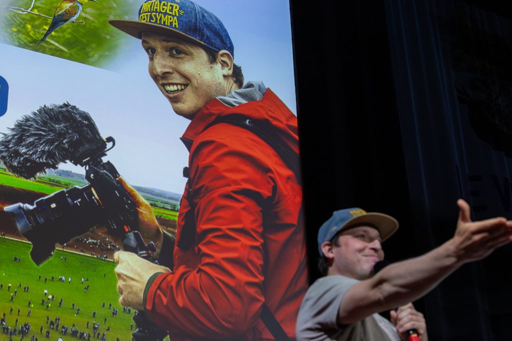 projection du film le vivant qui se défend. présentation par le réalisateur vincent verzat