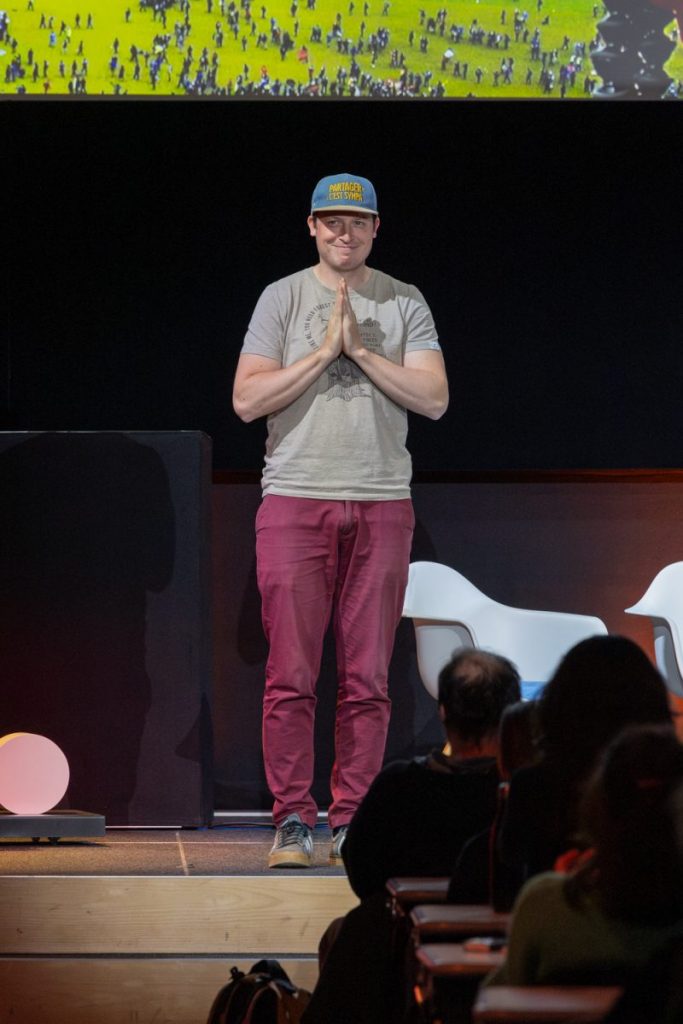 projection du film le vivant qui se défend. remerciements du réalisateur vincent verzat