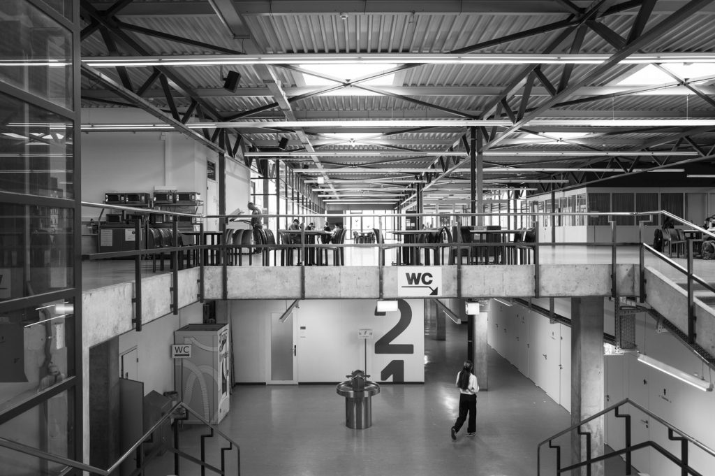 dans les couloirs de l'amphipôle