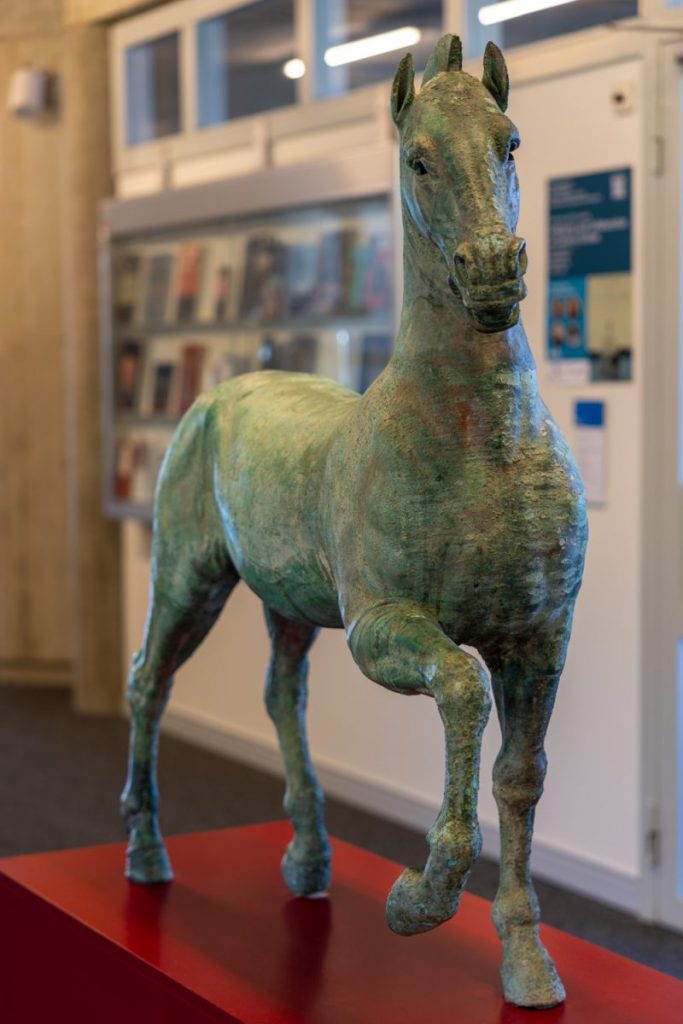 Cheval de bronze à Anthropole