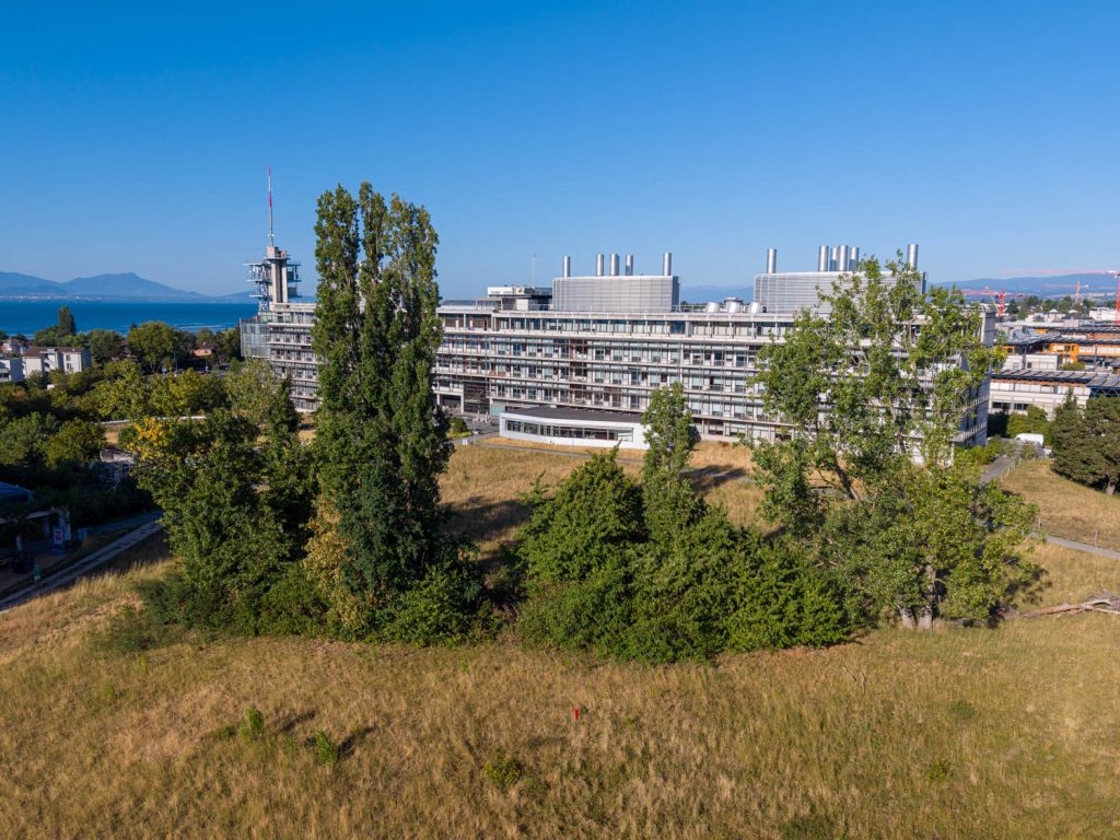 Vue aérienne - Le Batochime et son écrin de verdure